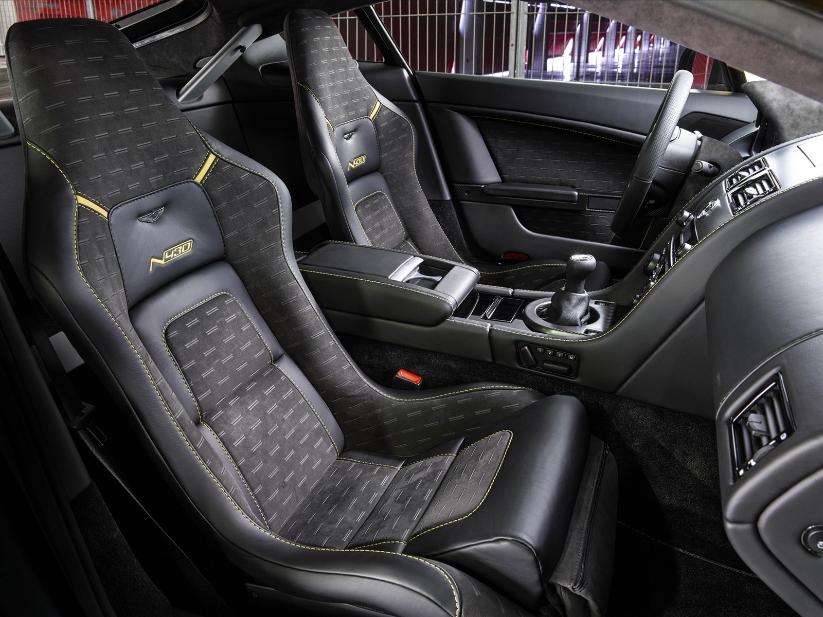 Aston Martin V8 Vantage N430 2015